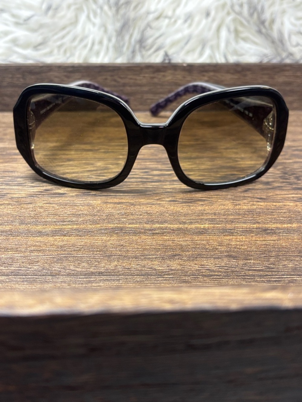 Tory Burch Black Frame Sunglasses with Gradient Lenses - Picture 3 of 6